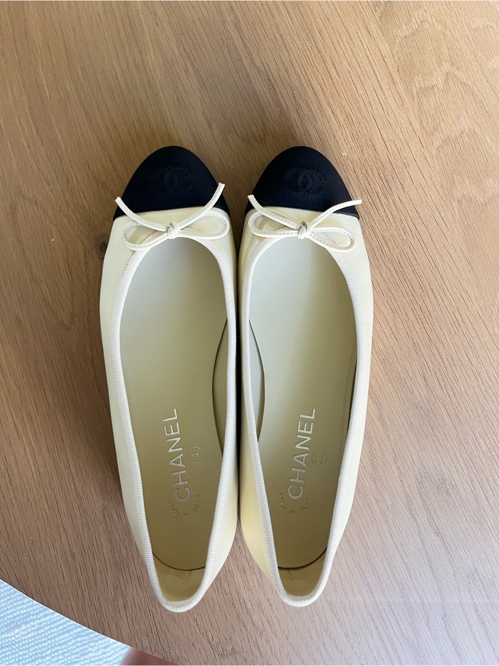 Chanel Authentic Ivory Ballet Flats Size 39 - Picture 14 of 15